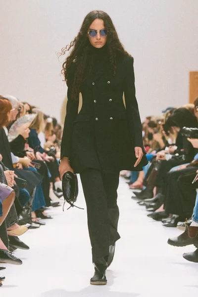 Look 15